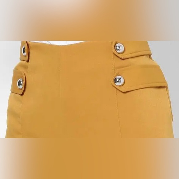 Star Style and Yellow Palazzo Pants - Picture 7 of 7